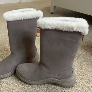 Extremely Comfortable Skechers GoWalk Winter Boots, Women’s Size 7